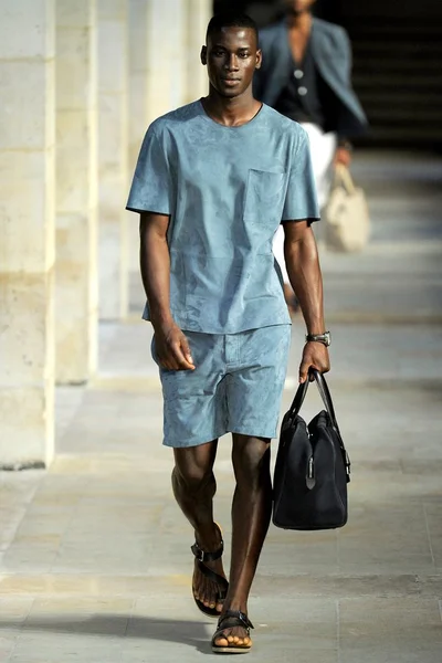Look 11